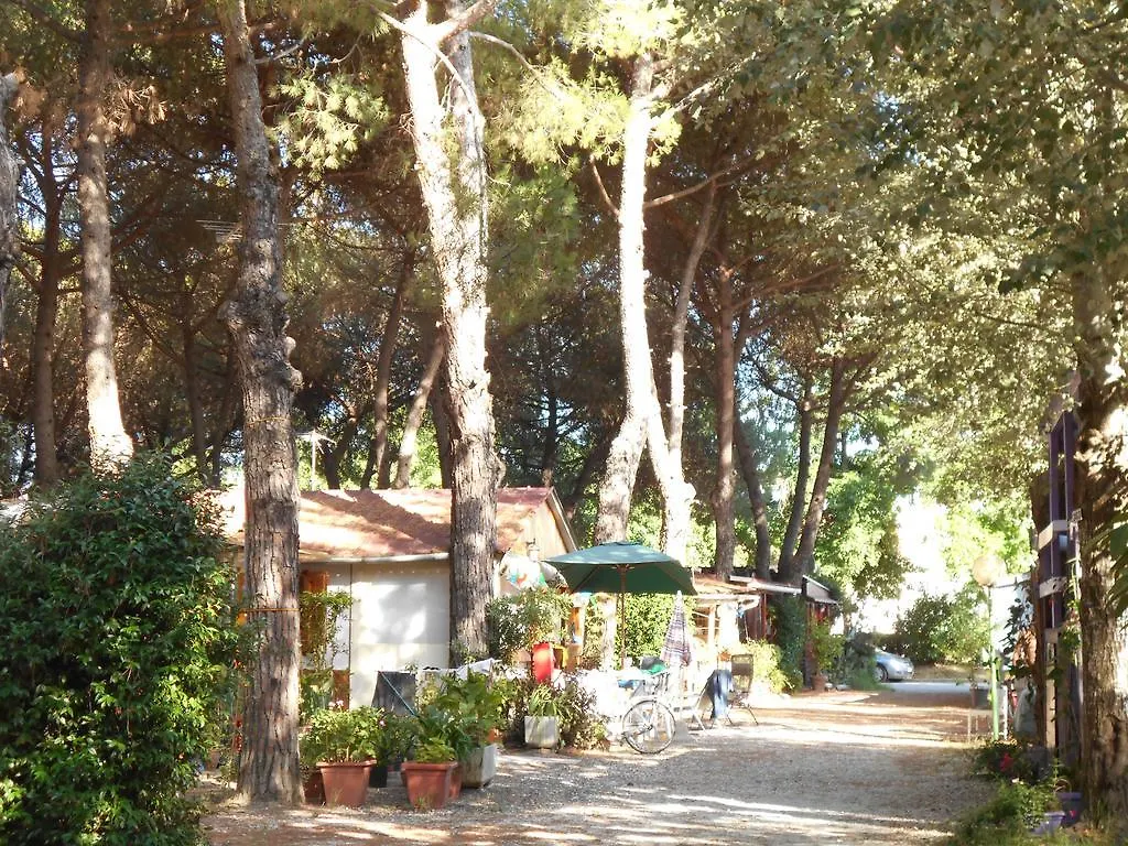 Iron Gate Marina3B Hotel Sarzana Vakantiepark