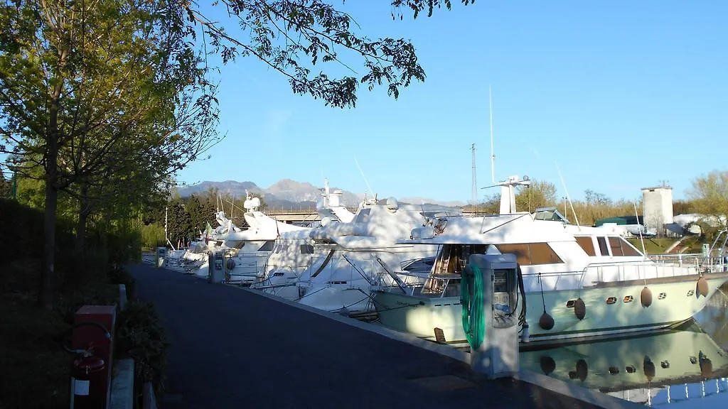 Hotel Iron Gate Marina3B Sarzana Włochy