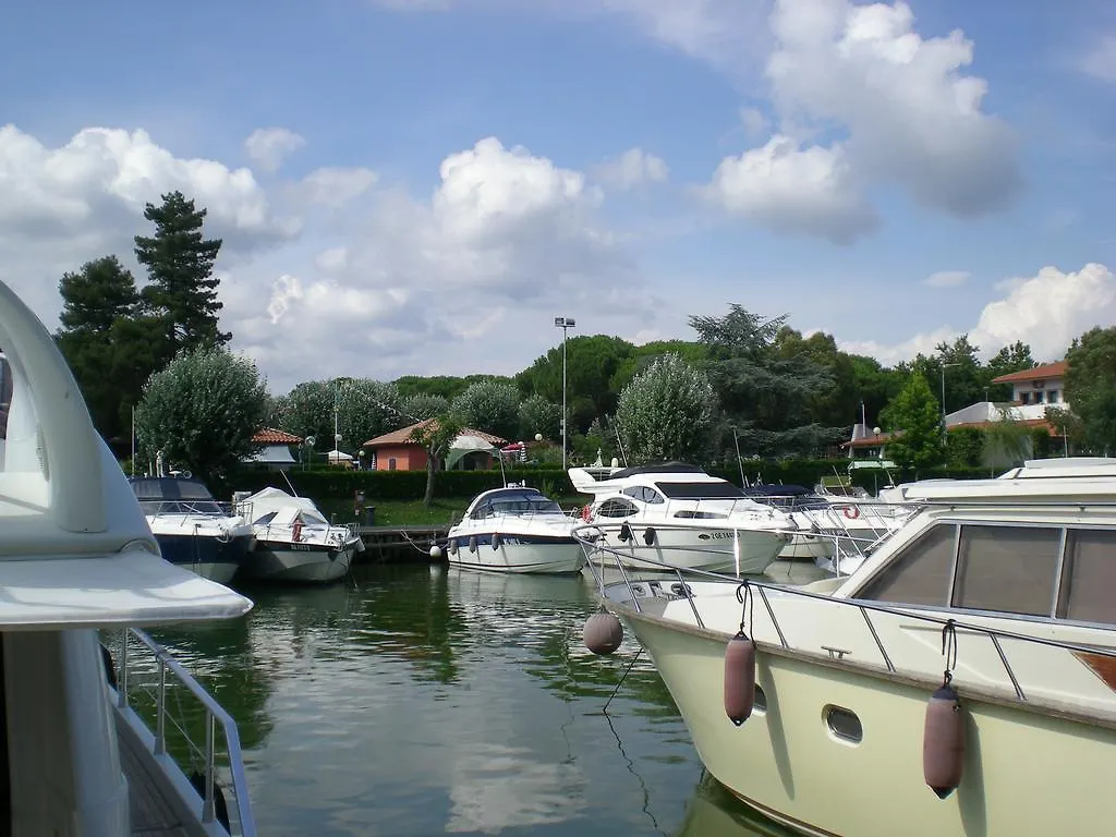 *** Kompleks wypoczynkowy Hotel Iron Gate Marina3B Sarzana Włochy