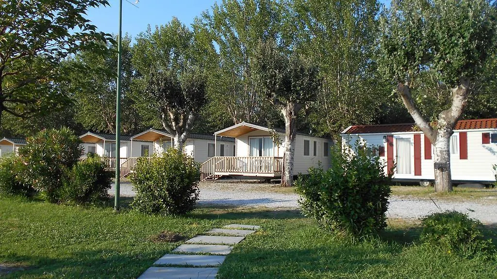 Kompleks wypoczynkowy Hotel Iron Gate Marina3B Sarzana